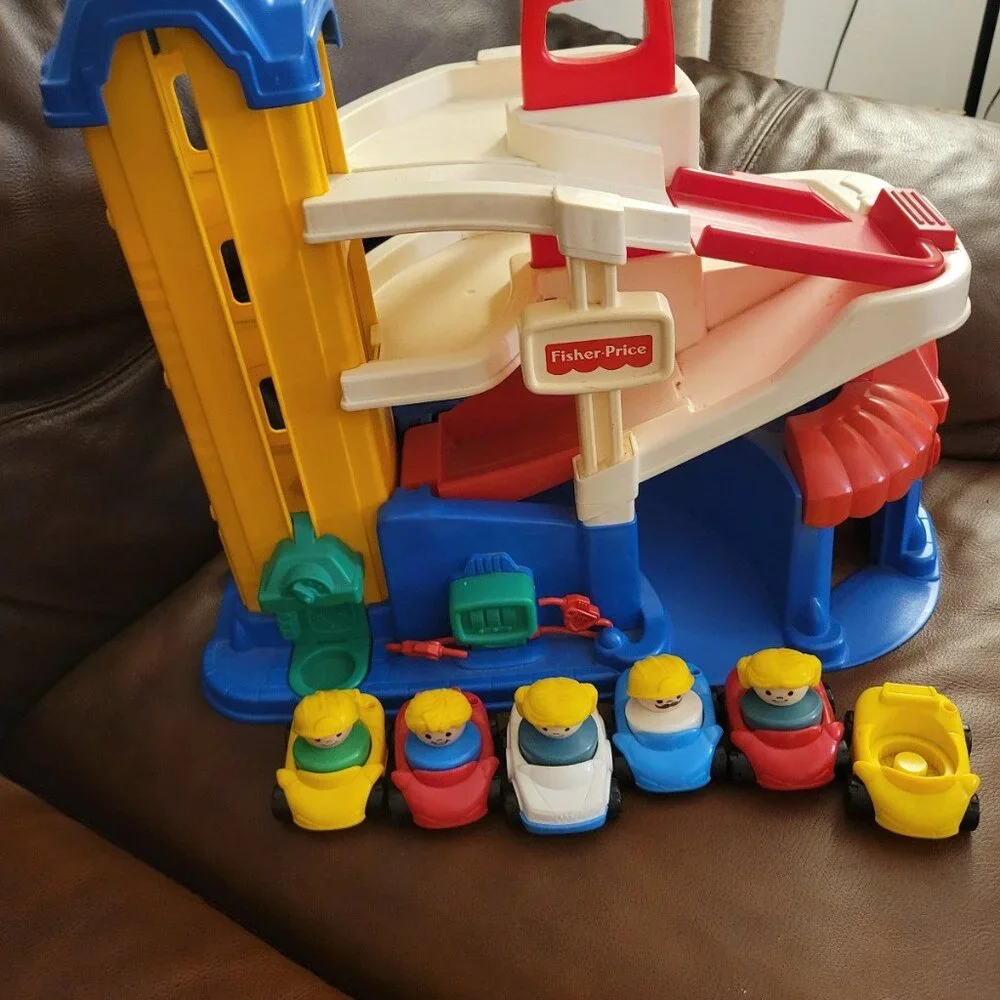 Vintage Fisher Price 1995 Little People Parking Garage with Elevator, cars ppl - Picture 1 of 12